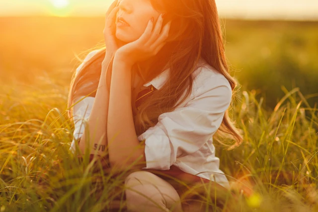 恋愛に悩む女性